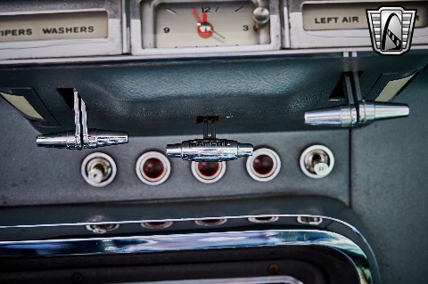 1965 Ford Thunderbird image 91