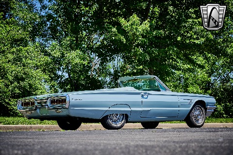1965 Ford Thunderbird image 17