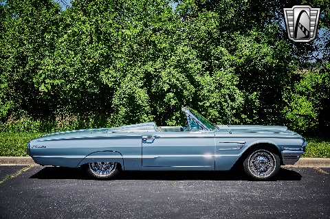1965 Ford Thunderbird image 18