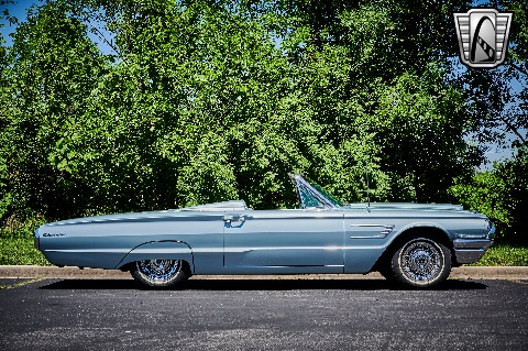 1965 Ford Thunderbird image 19