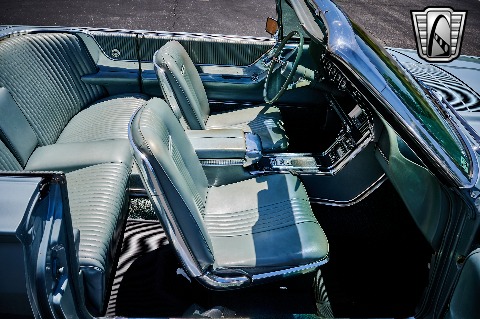 1965 Ford Thunderbird image 104