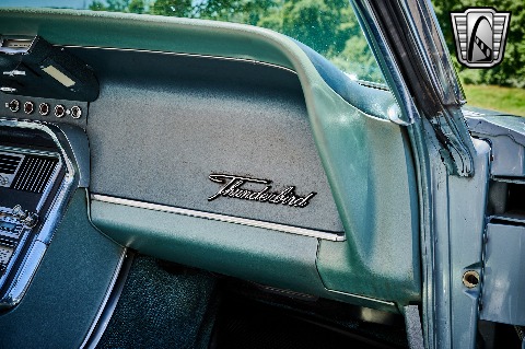 1965 Ford Thunderbird image 105