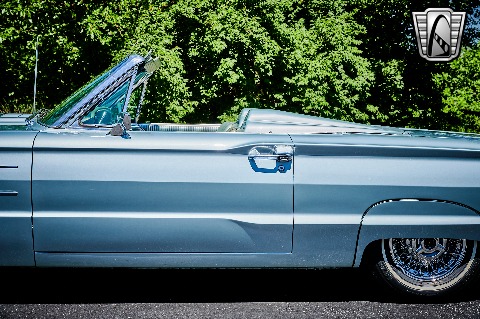 1965 Ford Thunderbird image 28