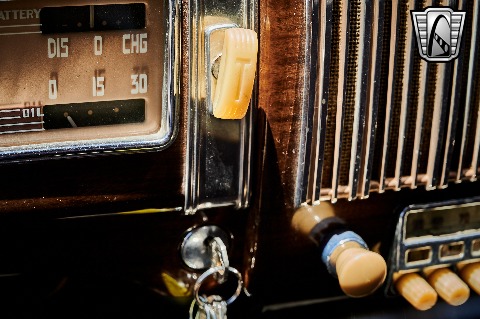 1940 Chevrolet Special Deluxe image 95