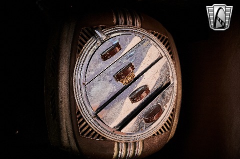 1940 Chevrolet Special Deluxe image 98