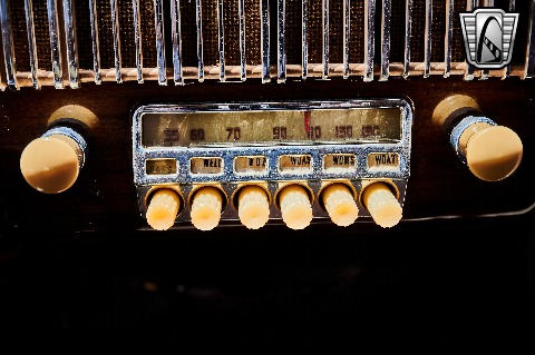 1940 Chevrolet Special Deluxe image 99