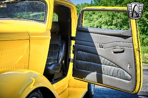 1932 Ford Coupe image 81