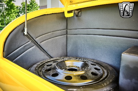 1932 Ford Coupe image 108