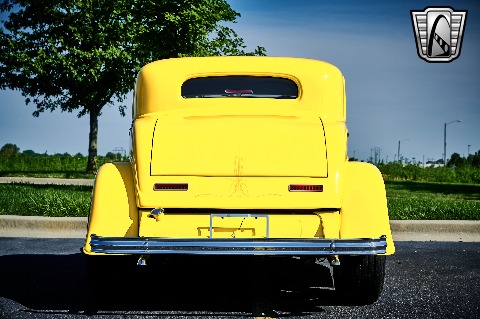 1932 Ford Coupe image 13
