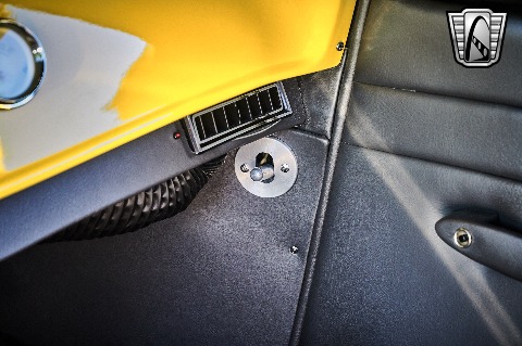 1932 Ford Coupe image 91