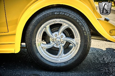 1932 Ford Coupe image 124