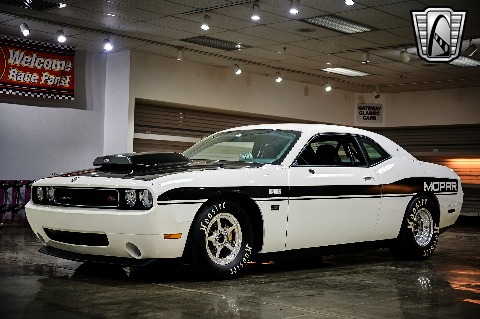 2009 Dodge Challenger image 4