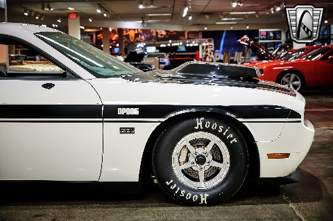 2009 Dodge Challenger image 32