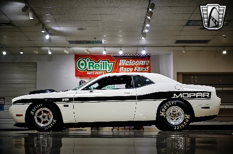 2009 Dodge Challenger image 8