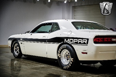 2009 Dodge Challenger image 35