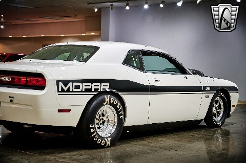 2009 Dodge Challenger image 36