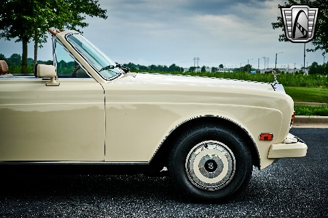 1986 Rolls Royce Corniche image 32