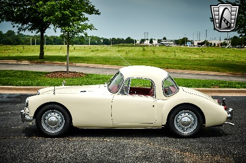 1961 MG MGA image 6
