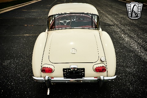 1961 MG MGA image 58