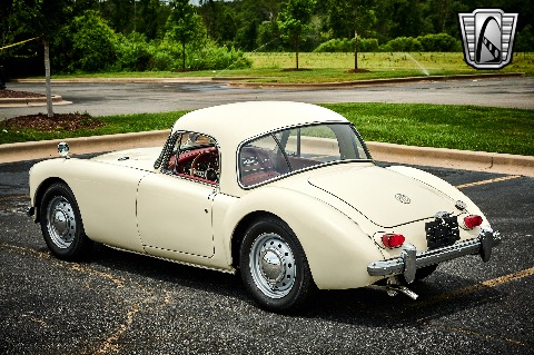 1961 MG MGA image 9