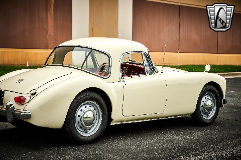 1961 MG MGA image 36