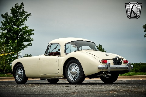 1961 MG MGA image 11