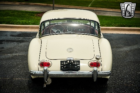 1961 MG MGA image 12