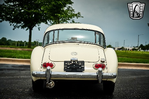 1961 MG MGA image 13