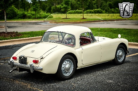 1961 MG MGA image 15