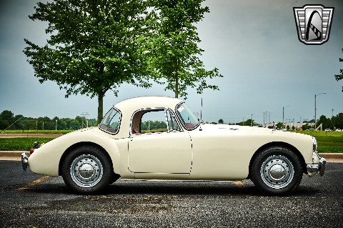 1961 MG MGA image 19