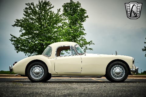 1961 MG MGA image 20