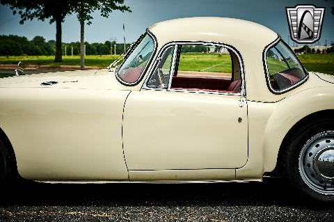 1961 MG MGA image 28