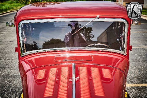 1932 Ford 5 Window image 81