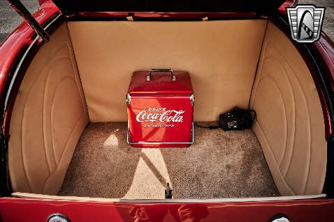 1932 Ford 5 Window image 107