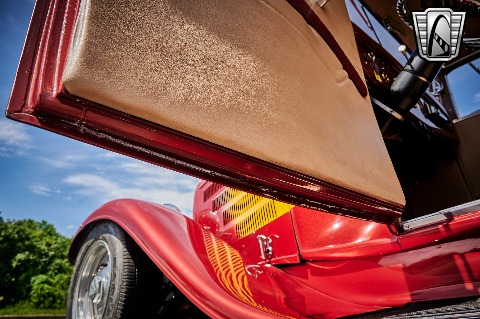 1932 Ford 5 Window image 83