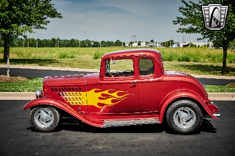 1932 Ford 5 Window image 6