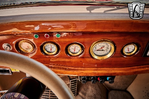 1932 Ford 5 Window image 88