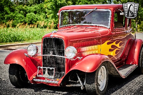 1932 Ford 5 Window image 38