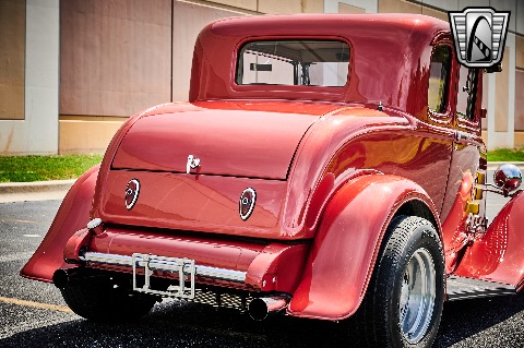 1932 Ford 5 Window image 40