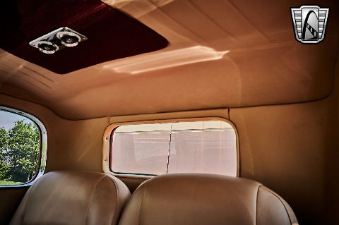 1932 Ford 5 Window image 98