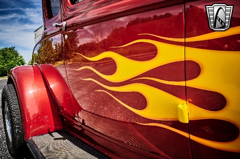 1932 Ford 5 Window image 73