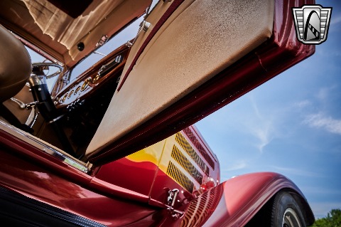 1932 Ford 5 Window image 100