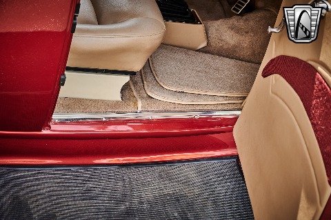 1932 Ford 5 Window image 101