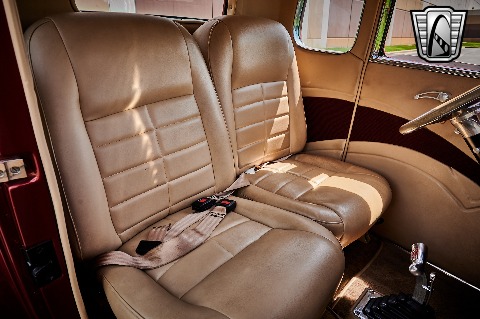 1932 Ford 5 Window image 102