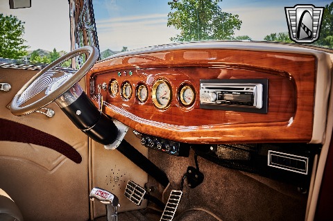 1932 Ford 5 Window image 104