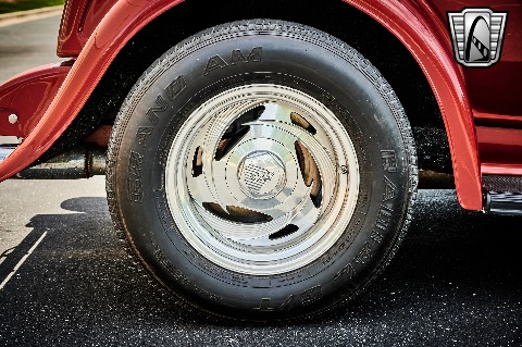 1932 Ford 5 Window image 131