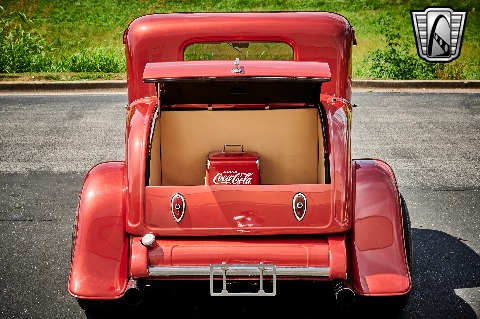 1932 Ford 5 Window image 106