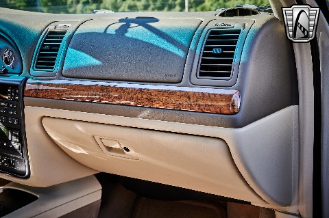 2000 Lincoln Continental image 100