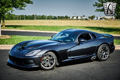 2013 Dodge Viper SRT image 2