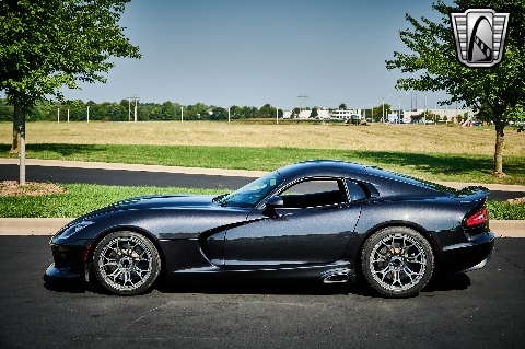 2013 Dodge Viper SRT image 5